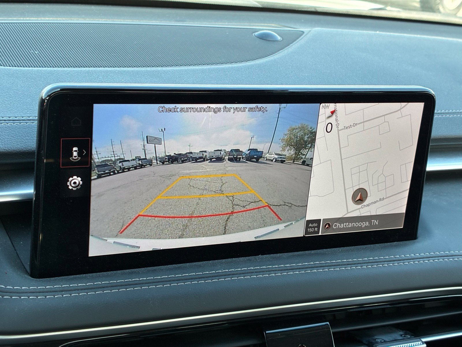 Used 2025 Genesis G70 2.5T RWD image 9