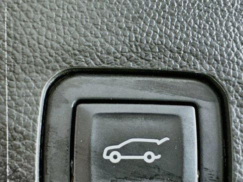 Used 2020 Chevrolet Traverse LT AWD/4WD image 32