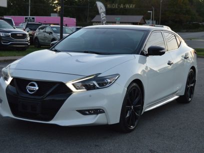 Used 2018 Nissan Maxima SR w/ Midnight Edition