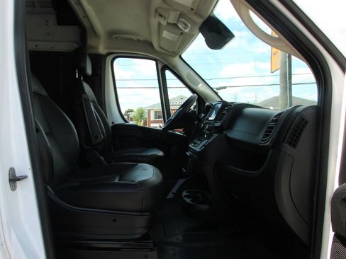 Used 2023 RAM ProMaster 2500 FWD image 10