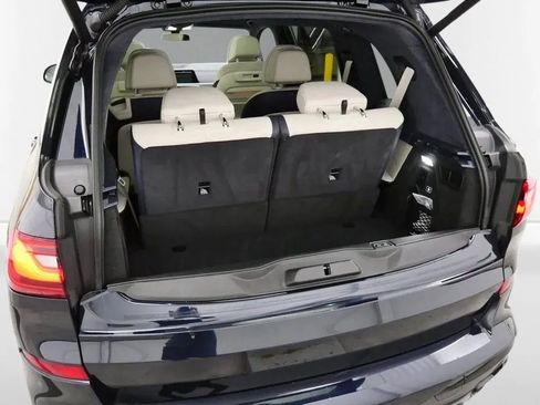 Used 2022 BMW X7 M50i image 37