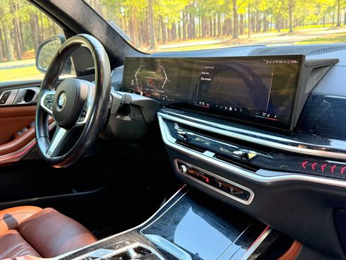 Used 2024 BMW X7 xDrive40i w/ M Sport Package AWD/4WD image 23