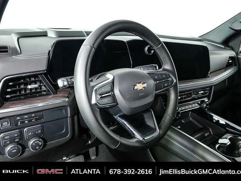 Used 2025 Chevrolet Tahoe LT AWD/4WD image 4