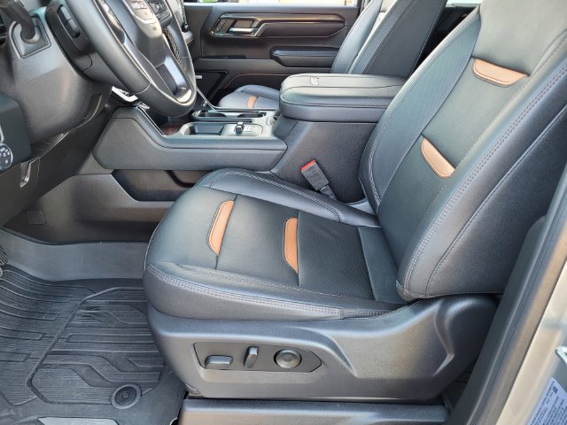 Used 2024 GMC Sierra 2500 AT4 w/ AT4 Premium Plus Package AWD/4WD image 17