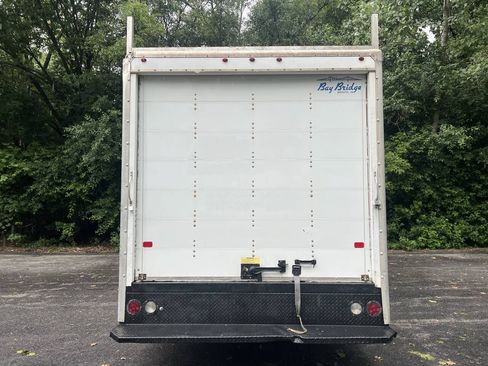 Used 2016 Ford E-350 and Econoline 350 Super Duty w/ Power Windows & Locks Group RWD image 7