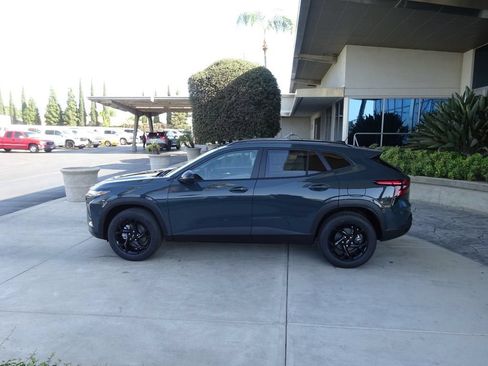 New 2026 Chevrolet Trax LT w/ Sunroof Package FWD image 4