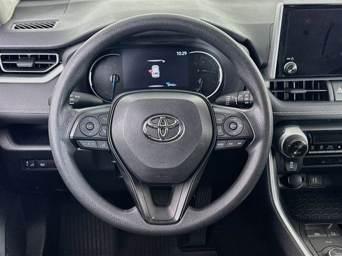 Used 2025 Toyota RAV4 XLE AWD/4WD image 18