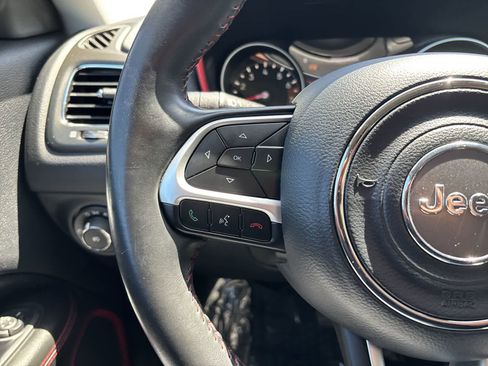 Used 2019 Jeep Compass Trailhawk AWD/4WD image 11