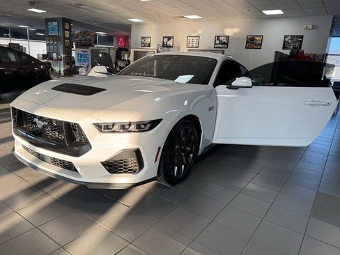 Used 2024 Ford Mustang GT Premium w/ GT Performance Package image 31