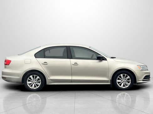 Used 2015 Volkswagen Jetta S image 3