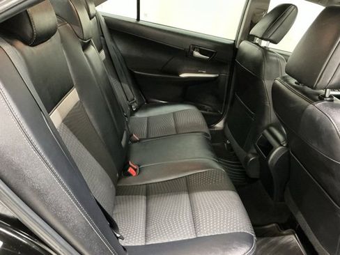 Used 2014 Toyota Camry SE image 18