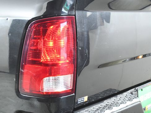 Used 2016 RAM 1500 Express image 32