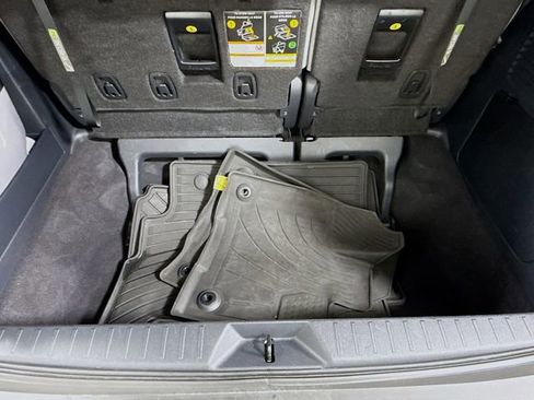 Used 2025 Toyota Sienna LE w/ LE Plus Package image 25