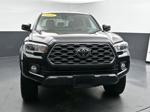 Used 2021 Toyota Tacoma TRD Off-Road image 3