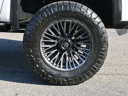 Used 2024 GMC Sierra 3500 Denali Ultimate AWD/4WD image 14