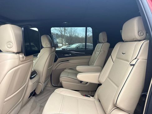 Certified 2024 Cadillac Escalade ESV Premium Luxury image 12
