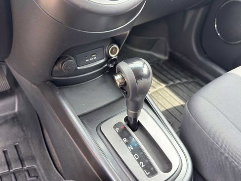 Used 2010 Kia Soul + FWD image 12
