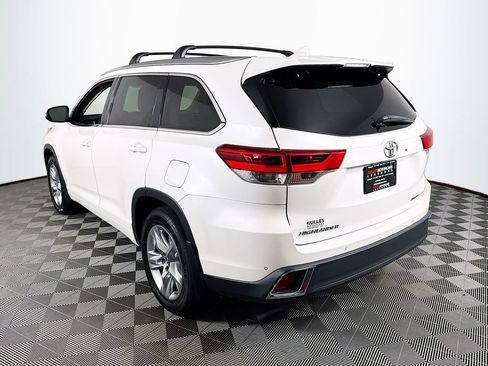 Used 2017 Toyota Highlander Limited w/ Carpet Mat Package AWD/4WD image 5