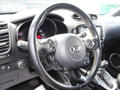 Used 2014 Kia Soul + w/ Primo Package FWD image 9