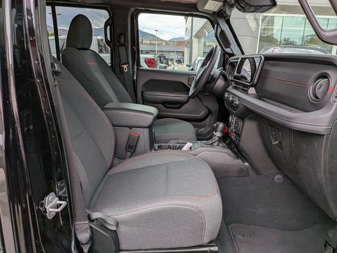 Used 2025 Jeep Wrangler Unlimited Rubicon AWD/4WD image 30