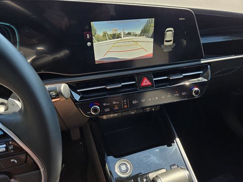 Certified 2025 Kia Niro EX FWD image 26
