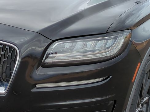 Used 2020 Lincoln Nautilus Reserve FWD image 10