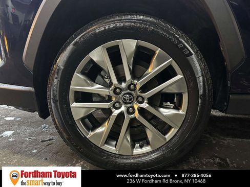 Used 2020 Toyota RAV4 Limited image 9