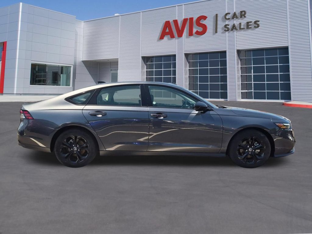 Used 2025 Honda Accord SE image 5