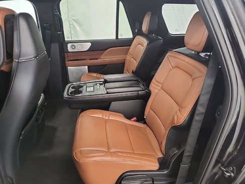 Used 2019 Lincoln Navigator L Reserve AWD/4WD image 7