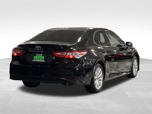 Certified 2018 Toyota Camry LE image 5