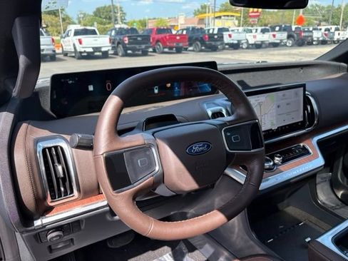 Used 2026 Ford Expedition King Ranch AWD/4WD image 3
