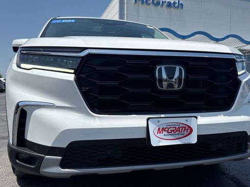 Certified 2024 Honda Pilot Touring image 13