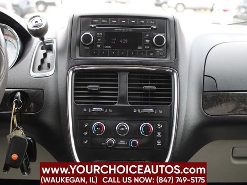 Used 2015 Dodge Grand Caravan SXT image 22
