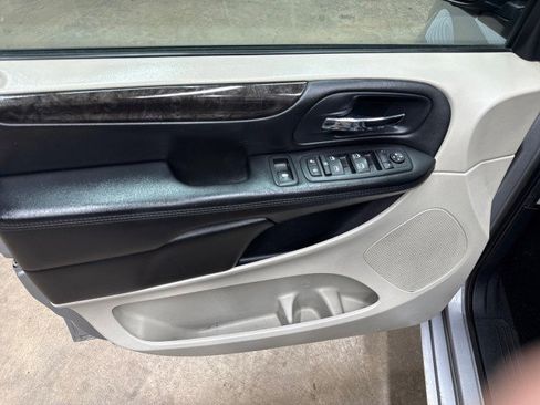 Used 2017 Dodge Grand Caravan SE w/ Power Window Group FWD image 27