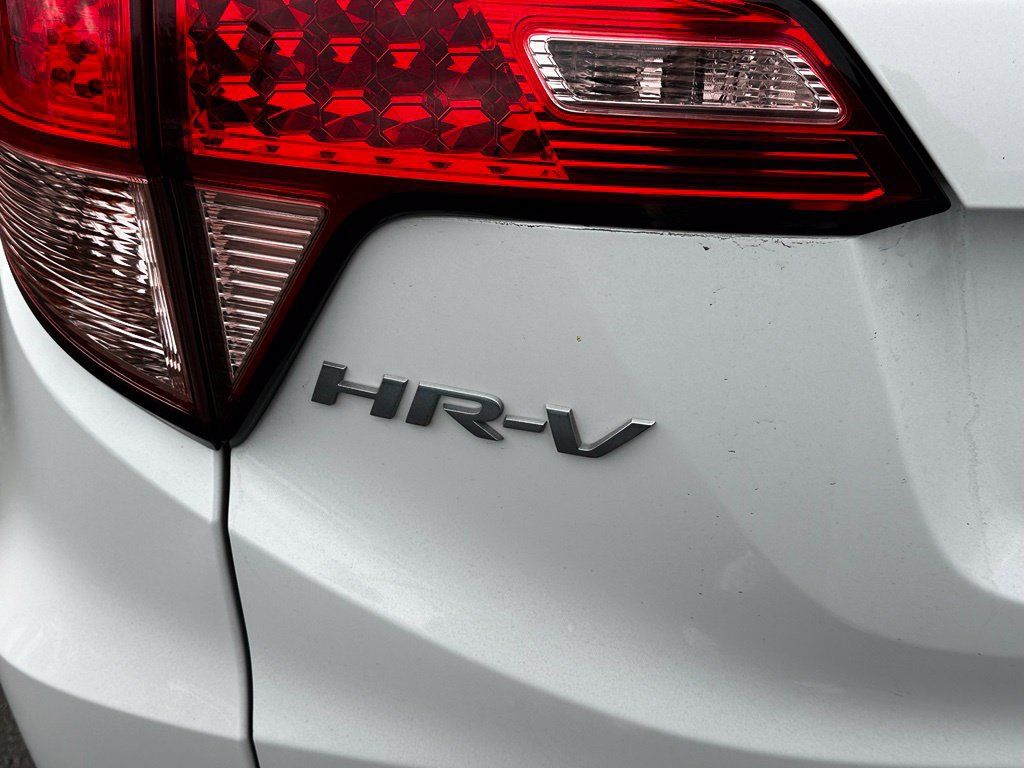 Used 2017 Honda HR-V LX image 8