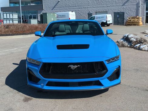 Used 2024 Ford Mustang GT Premium image 3