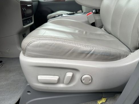 Used 2014 Toyota Sienna XLE w/ XLE Premium Package image 13