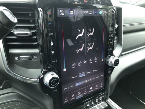 New 2026 RAM 2500 Laramie w/ Sport Appearance Package AWD/4WD image 30