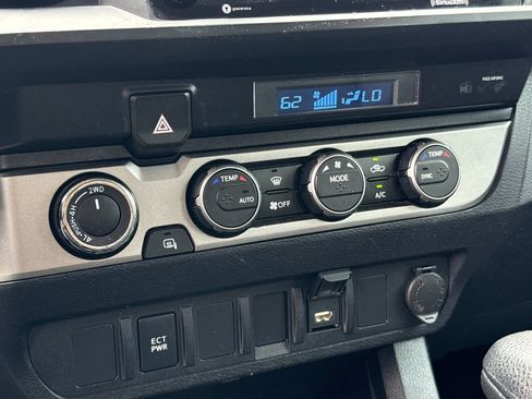 Used 2021 Toyota Tacoma SR AWD/4WD image 19