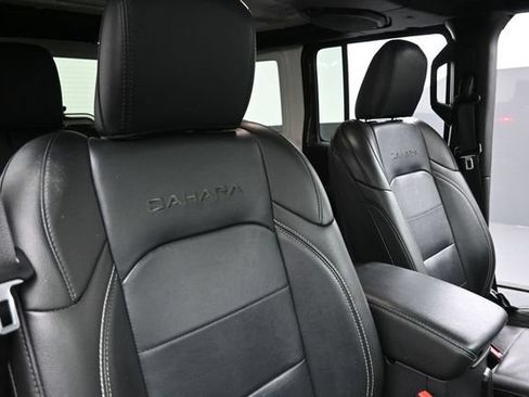 Used 2021 Jeep Wrangler Unlimited Sahara w/ Uconnect 4C Nav & Sound Group AWD/4WD image 28