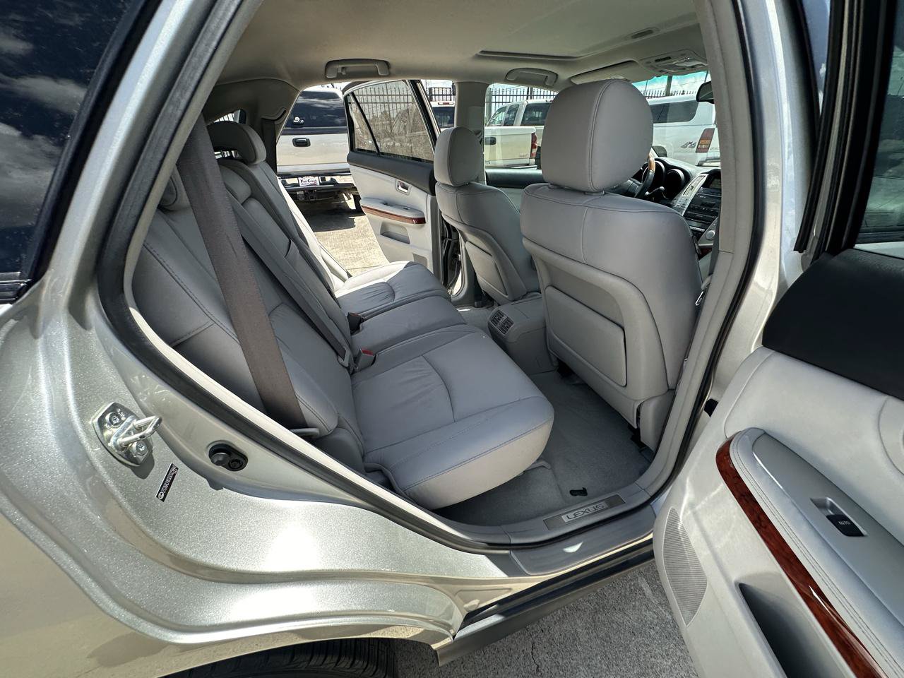 Used 2005 Lexus RX 330 w/ Premium Pkg FWD image 49