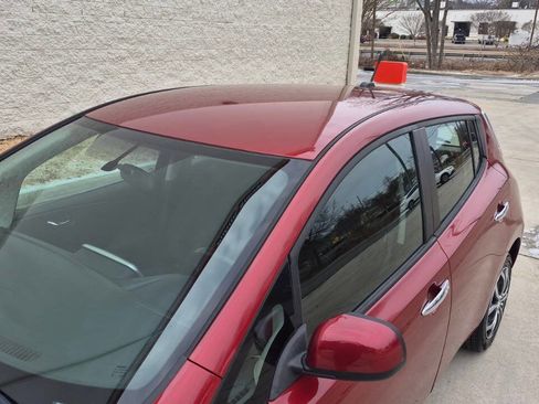 Used 2014 Nissan Leaf S image 12