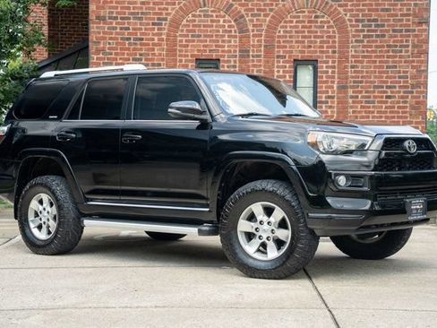 Used 2019 Toyota 4Runner 4WD image 3