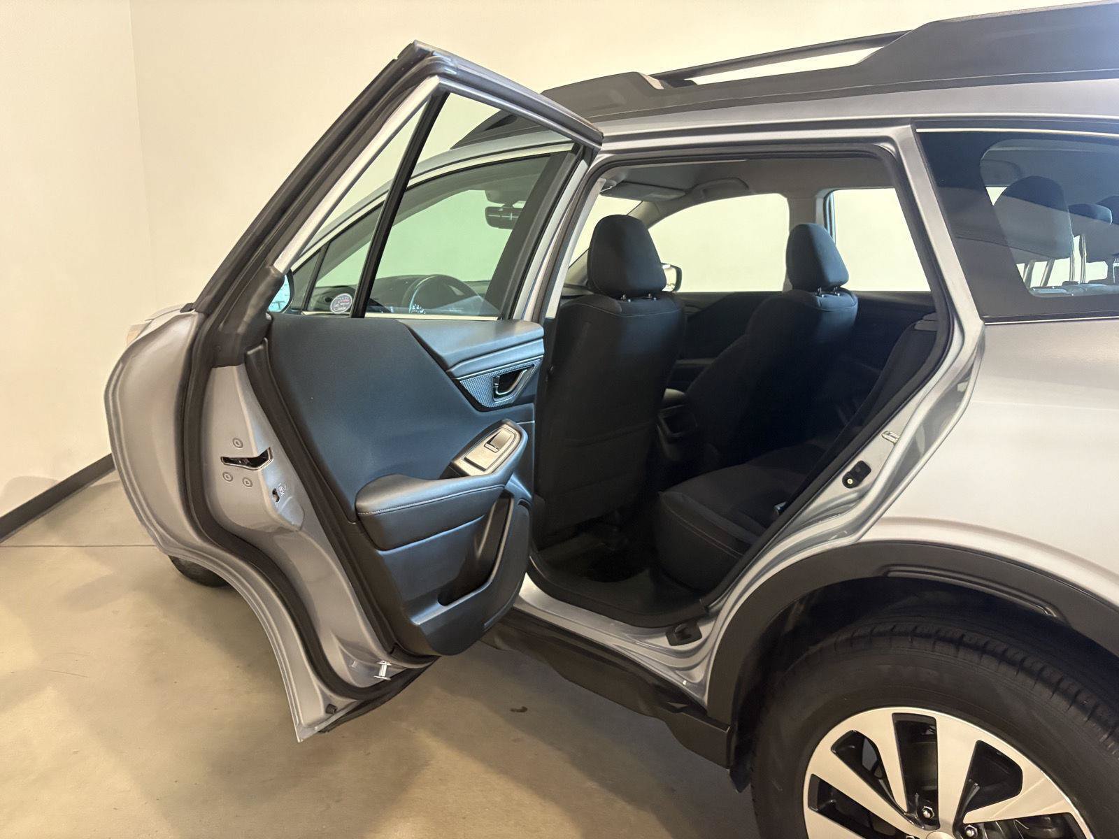 Used 2021 Subaru Outback AWD/4WD image 29