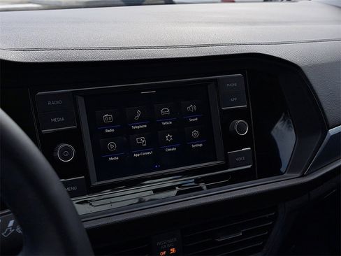 Used 2023 Volkswagen Jetta SE w/ Panoramic Sunroof Package image 12