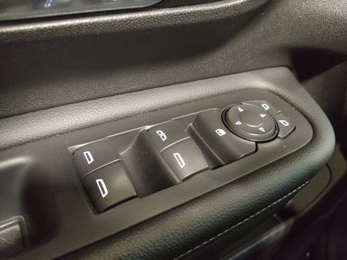 Used 2024 GMC Terrain SLE w/ Driver Convenience Package FWD image 27