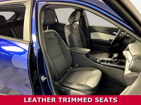 Used 2024 Chevrolet Trax LT w/ Driver Confidence Package FWD image 27