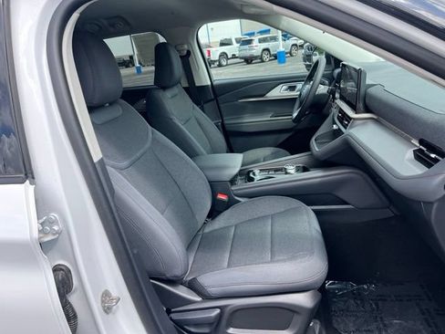 Used 2026 Ford Explorer Active AWD/4WD image 17