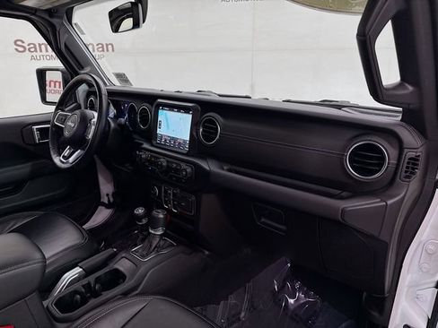 Used 2022 Jeep Wrangler Sahara w/ Cold Weather Group image 31