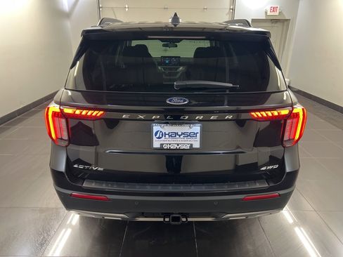 New 2026 Ford Explorer Active w/ Active Comfort Package image 5